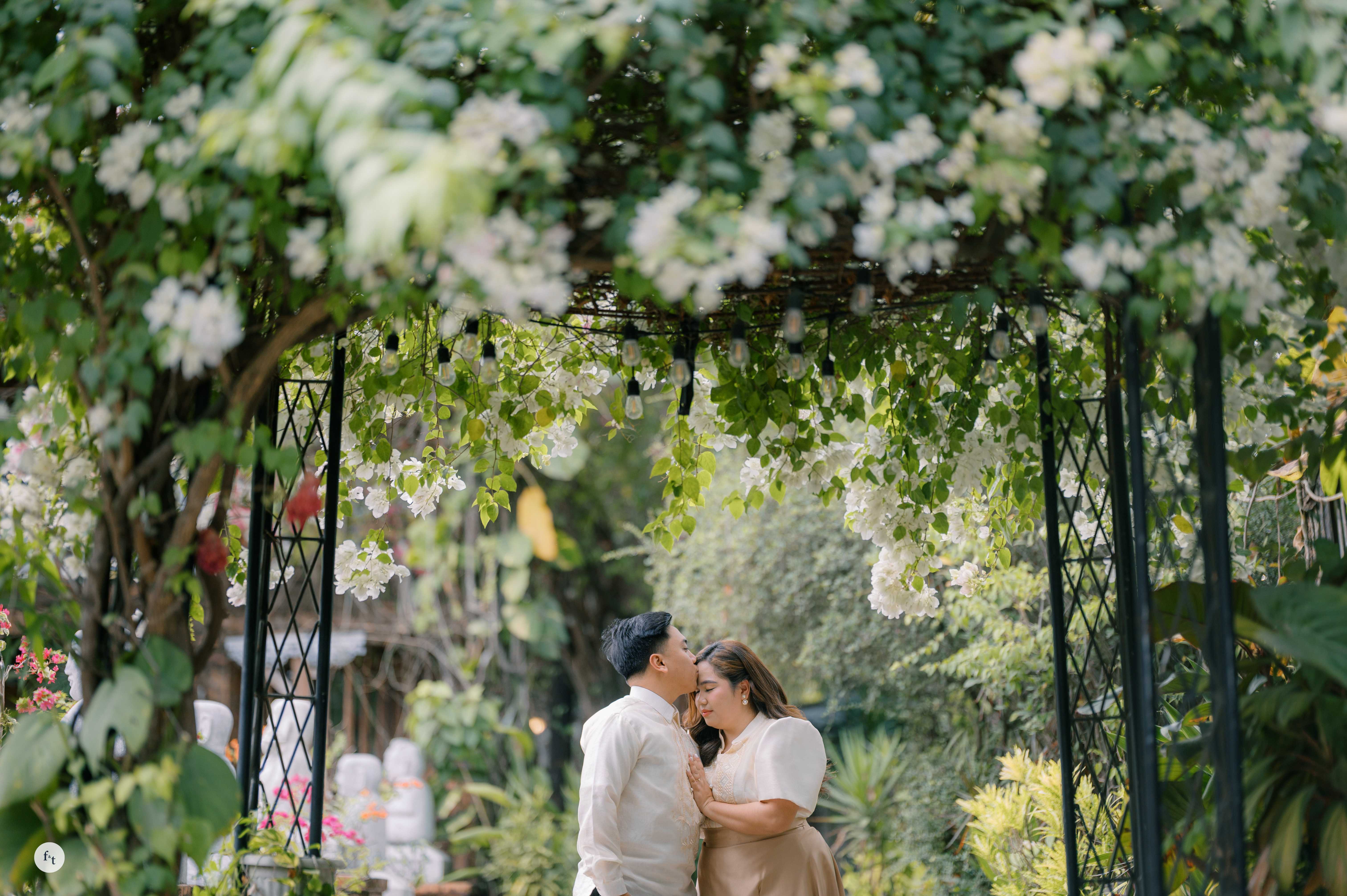 Andy & Stephanie hero (desktop)